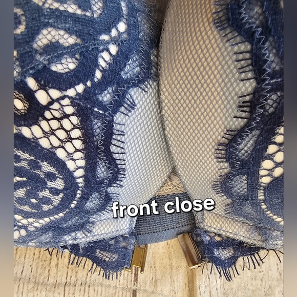 Victoria's Secret Size 34D Very Sexy Push Up Front Close Blue Lace Overlay Bra - Picture 5 of 7